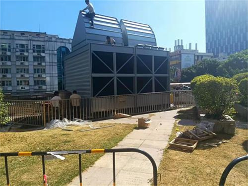 如何清洗密閉式冷卻塔形成的水垢
